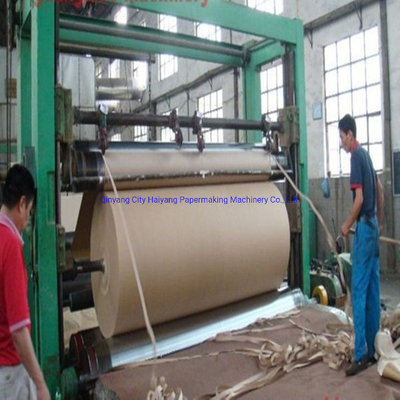 Cadena de producción de papel de Kraft de la cartulina modelo de 2500m m 120 toneladas por día