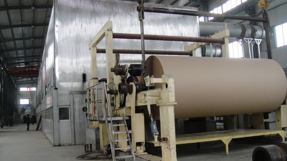 Máquina de la fabricación de papel de Kraft de la pulpa de madera 10 toneladas al día para el molino de papel los 600m/minuto