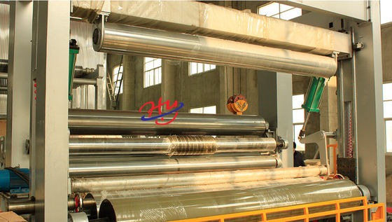 2400m m acanalaron la máquina de la fabricación de papel para la cadena de producción del molino de la caja del cartón
