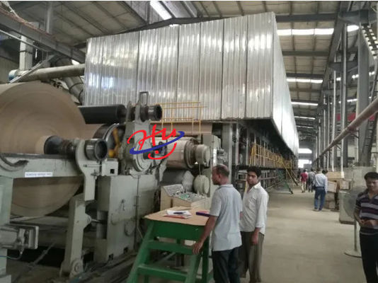 Máquina acanalada 15T/D de la fabricación de papel de 1880 milímetros producción del rollo enorme