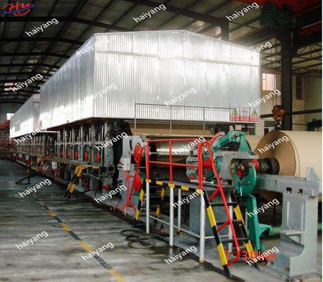 máquina de la fabricación de papel de la fourdrinier del papel de 150m/min 1800m m Kraft