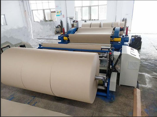 Tablero de papel a dos caras de 1575 milímetros que hace máquina la cadena de producción del rollo enorme de 200 G/M