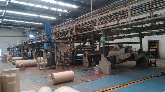 Cadena de producción de papel máquina de la fabricación de papel del trazador de líneas de la prueba del arte de Kraft que estría