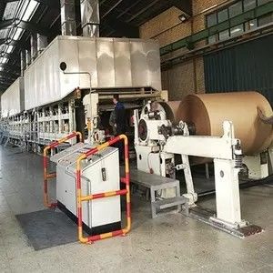 Los sacos del cemento reciclaron la máquina de papel inútil 200T/D de Kraft